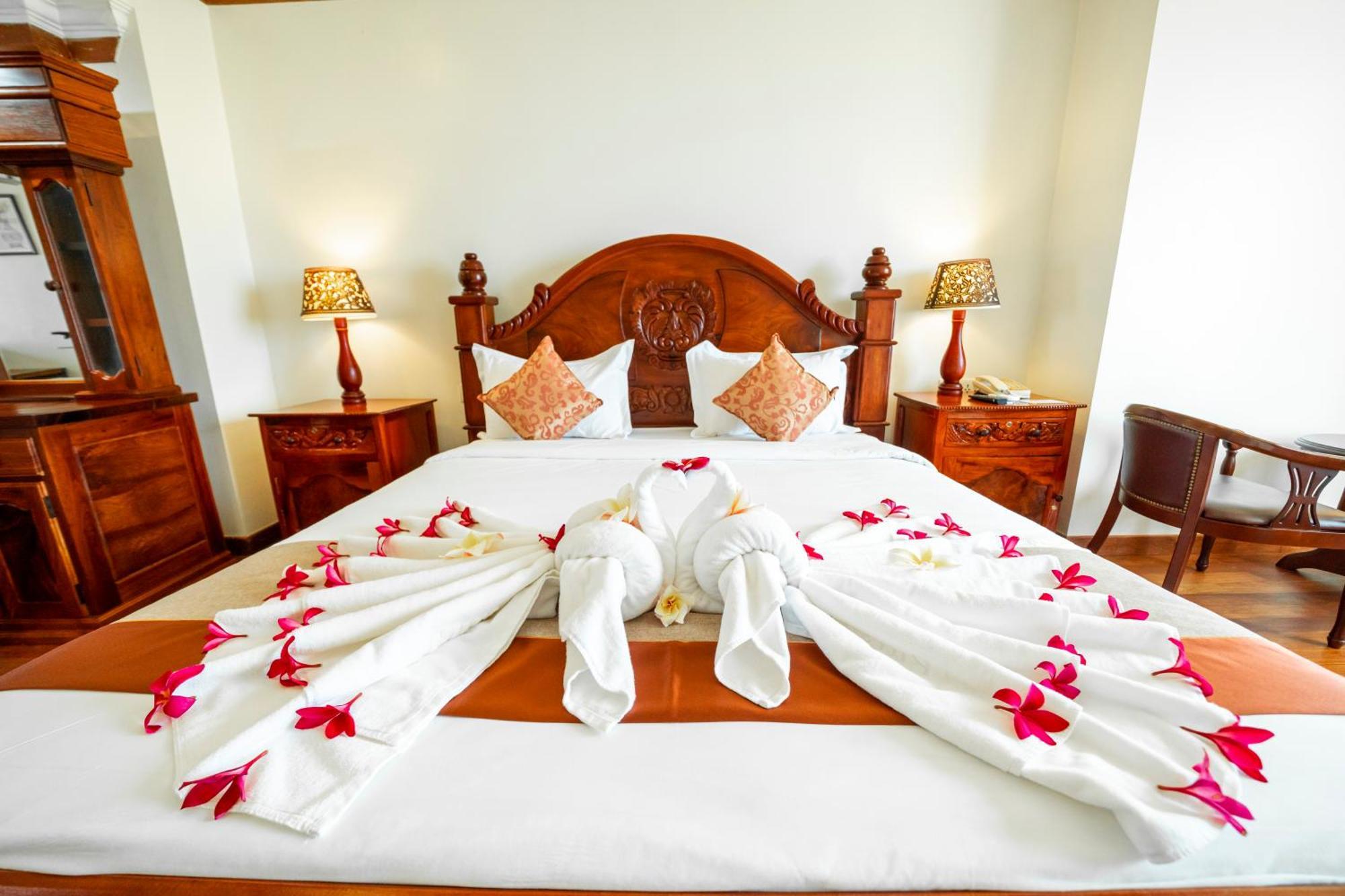 Pursat Riverside Hotel & Spa Dış mekan fotoğraf